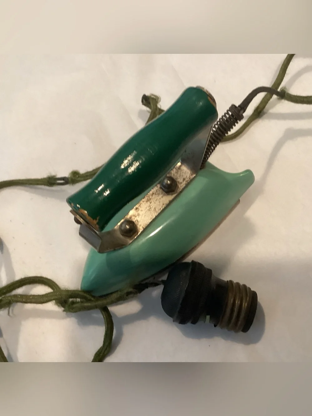 Vtg. Childs toy electric iron (or small travelers iron) from around the 1940s.